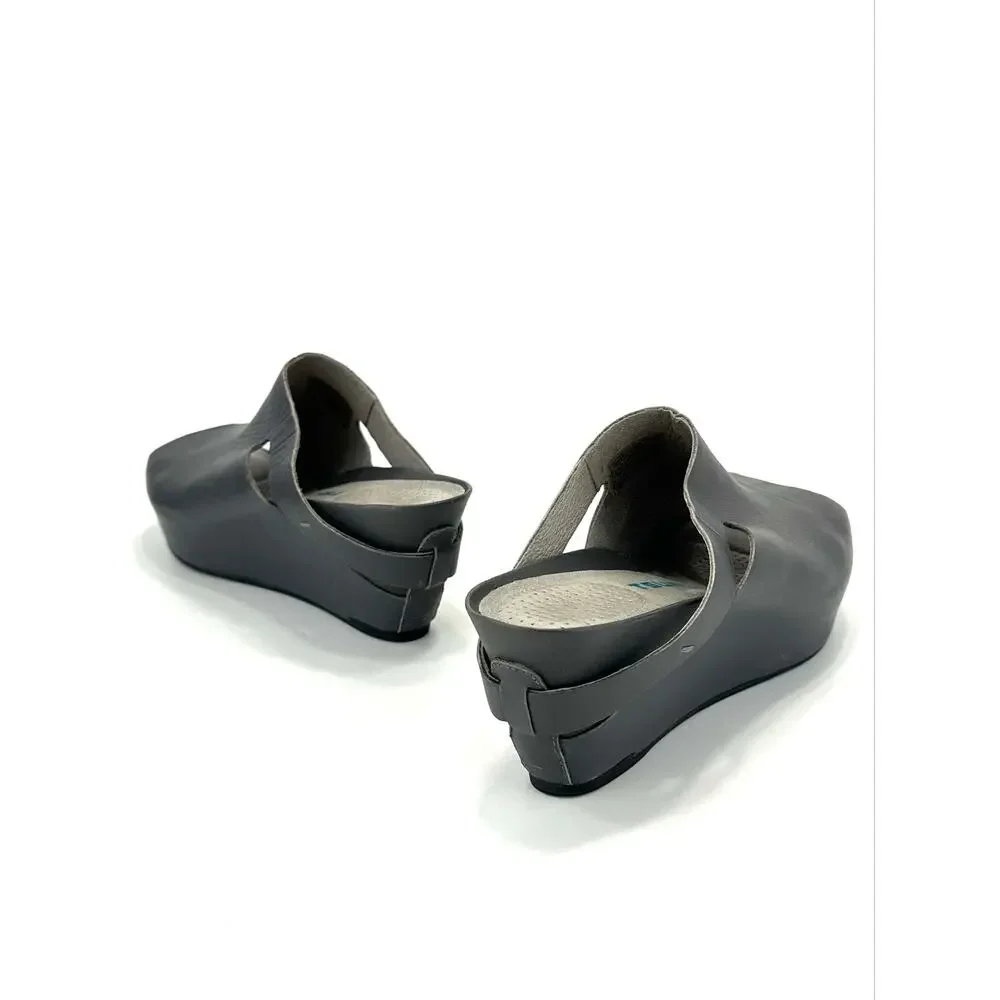 Tsubo Wedge Platform Sandal Size 7.5/38.5 Gray Leather Slide-In Comfort Heels